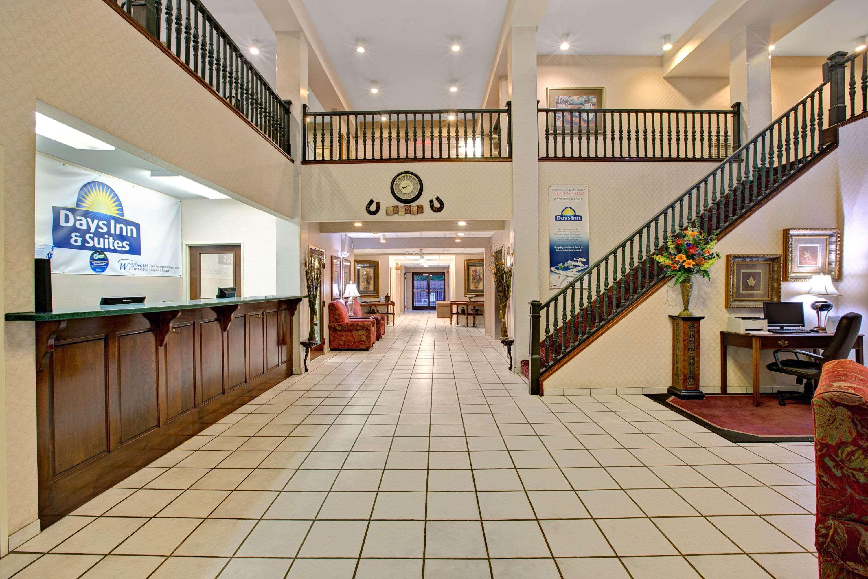 Days Inn & Suites By Wyndham Hickory Exterior foto